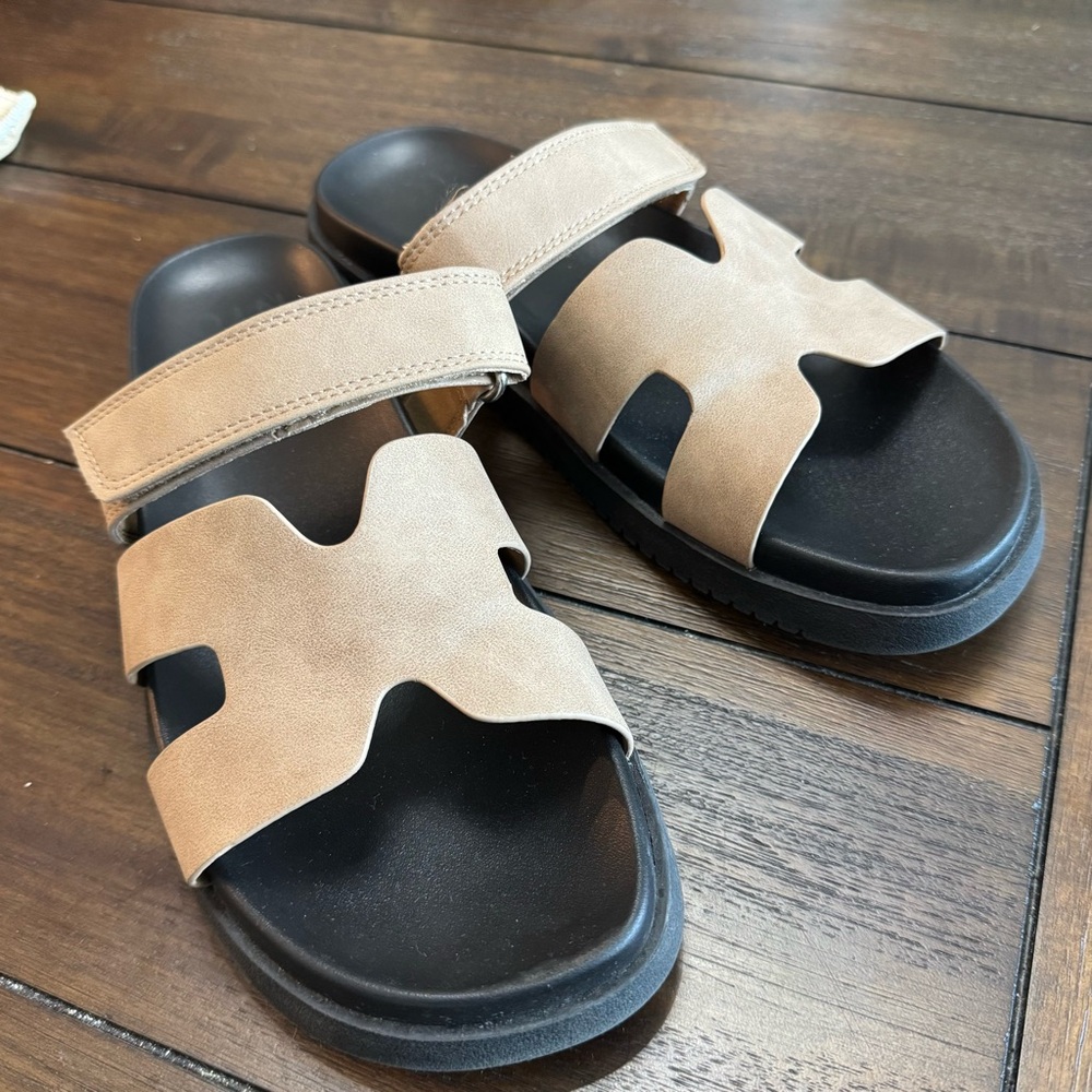 Madden NYC Tan Sandals women’s size: 9